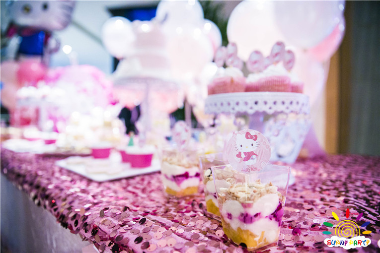 Hello KittyⲼ Hello Kitty