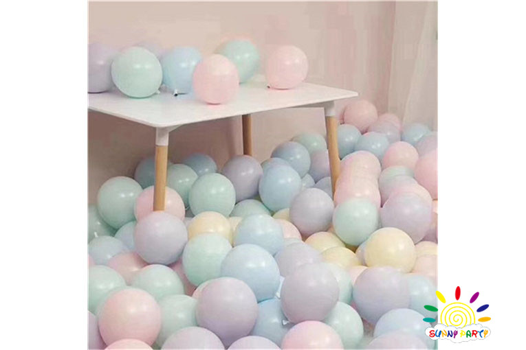 Ⲽ Balloon Arrangement