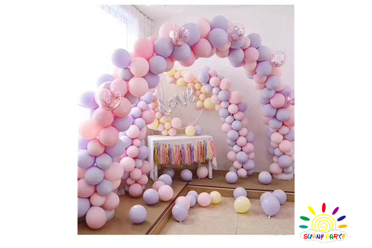 Ⲽ Balloon Arrangement