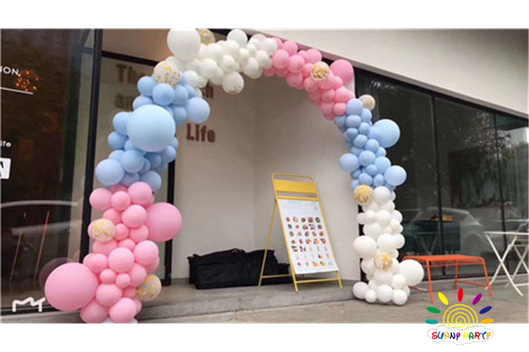 Ⲽ Balloon Arrangement