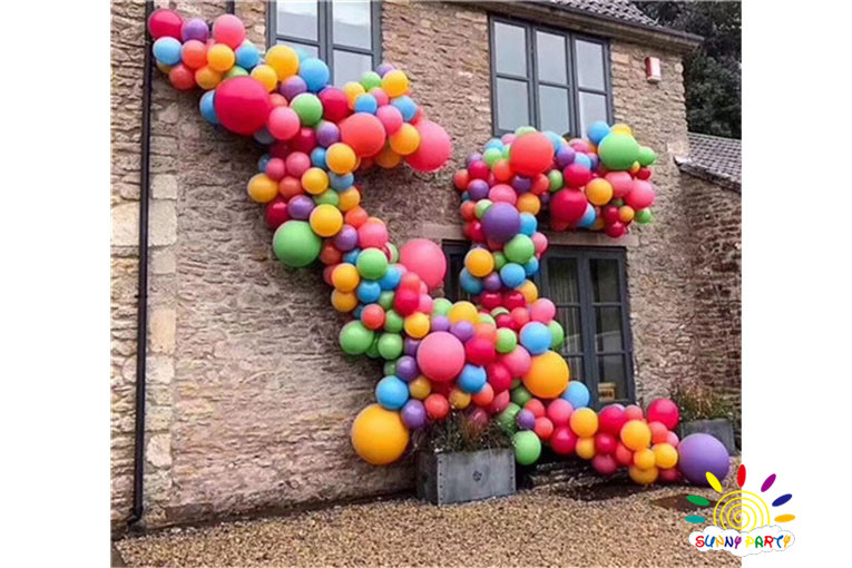 Ⲽ Balloon Arrangement