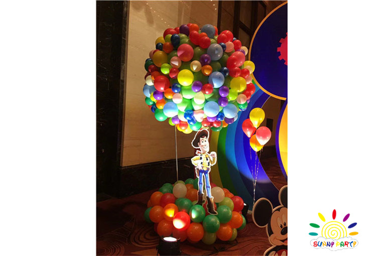 Ⲽ Balloon Arrangement